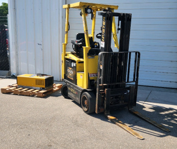 HYSTER Electric Forklift With LIFEPLUS Charging Station