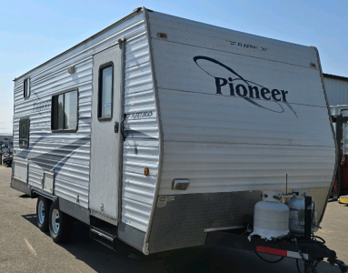2005 FLEETWOOD PIONEER CAMP TRALER