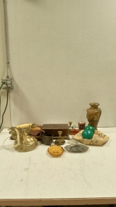 (1) Large Lot of Vintage Home Decorations