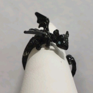 Size 6 Women's Cute Little Dragon Hugging Ring (Black w/ Blue Eyes)