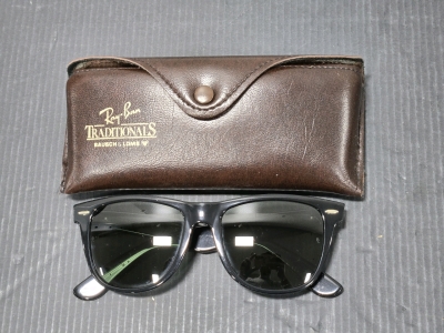 Vintage Original Ray-Ban Bausch & Lomb Wayfarer II Su Glasses w/ Leather Case / +$100 Value!