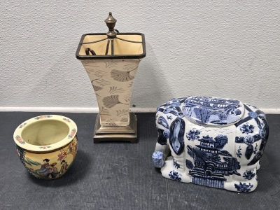 Vintage Small Chinese Hand-Made Ceramic Planter Pot, Vintage Chinese Style Elephant Ceramic Storage Pot w/ Lid, Vintage Chinese Style Lamp