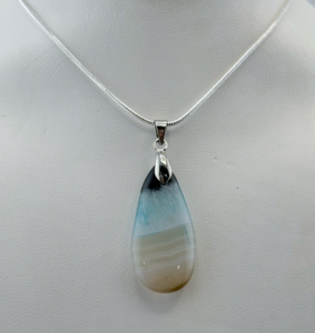 (1) Beautiful Striped Agate Gemstone .925 Teardrop Necklace
