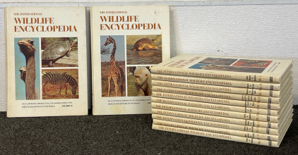 (13) Wildlife Encyclopedia Books
