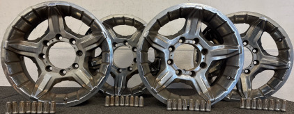 (17&rdquo;) Rims with (32)LugNuts