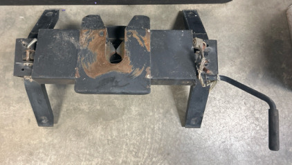 Sturdy Reese Fifth-wheel Hitch