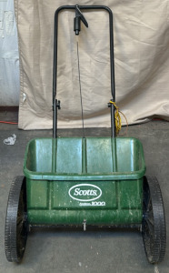 Scotts AccuGreen 1000 Drop Spreader