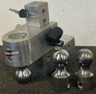 Aluma-Tow Hitch With (2) Gooseneck Hitch Balls