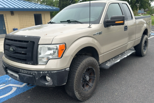 2010 FORD F-150 - 4X4 - AFTERMARKET RIMS!
