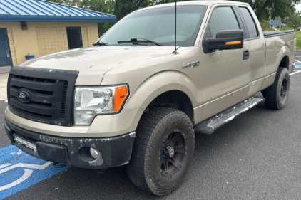 2010 FORD F-150 - 4X4 - AFTERMARKET RIMS!