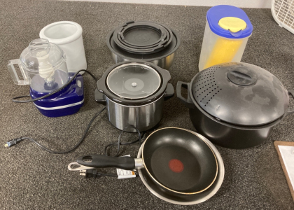 Assorted Kitchen Items