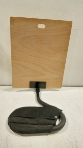 (1) Sitting Chair Art Eassel