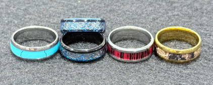 (5) Men's Rings- Unknown Sizes