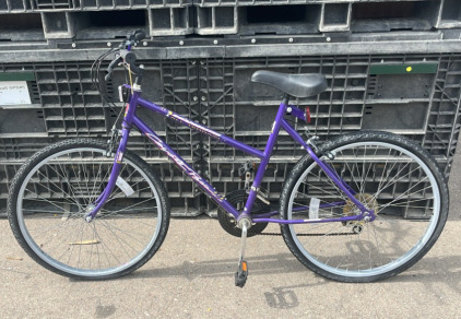 (1) Roadmaster All Terrain Bike 26&rdquo; (Purple)