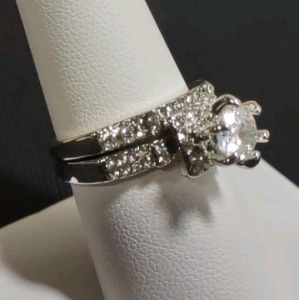 Size 7.25 Women's Studded Hugging 2-Piece Clear Gem Ring
