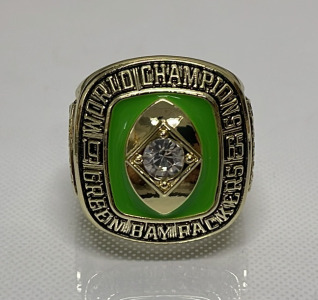Green Bay Packers 1966 Championship Replica Ring, Gold-tone, Starr Engraving