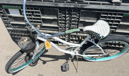 (1) Huffy Cruiser Bike 26&rdquo; (White w/ Blue Wheels)