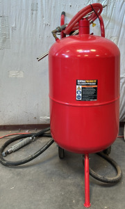 Central Pnuematic 110lb. Air Powered Abrasive Blaster
