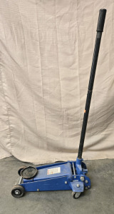 Westward 2 1/2 Ton Hydraulic Garage Jack