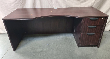 Wooden Desk w/2 Drawers