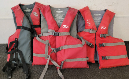 Stearns Adult Universal Life Vests