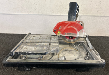 Working Husky Wet Tile Saw w/ Blade And Catching Tub