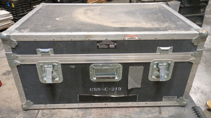 Off-site) Medium Wilson Case 25x18x36