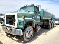 1990 Ford L8000