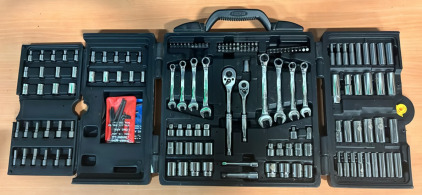 Large Rachet & Socket Set