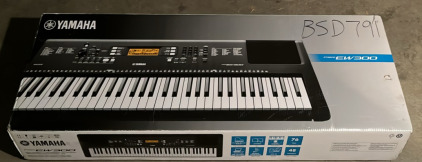 Yamaha PSR EW309 Keyboard