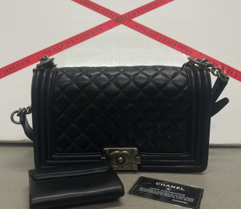 Chanel Boy Bag Handbag, Black Quilted Leather, Made in Italy