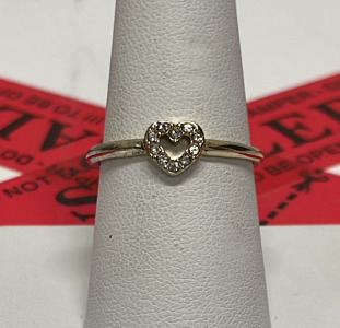 10K Gold Diamond Heart Ring with Round Cut