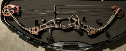Ultratec Compound Bow With Arrows In Pillarlock Protector Series Case