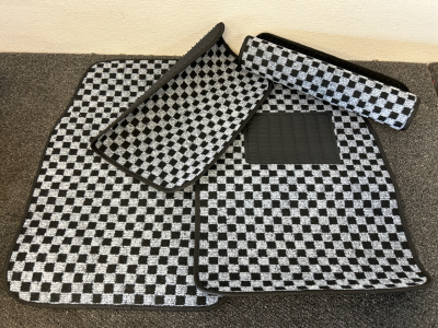 New " Checkered" Floor Mat Set