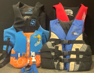 (4) Lifejackets &mdash; Adult Large, Adult Small/Meduim, Youth & Infant