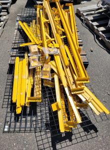 Parts For A DeWalt Shelving Unit (Vertical Pieces Missing)