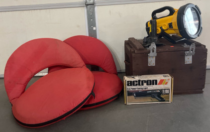 (2) Outdoor Adjustable Chairs, Lamp, Hydraulic Jack & Wooden Crate