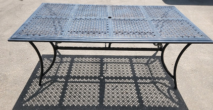 Patio Table (Metal) 6'Lx38"Wx27"T