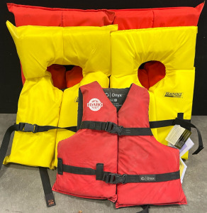 (4) Adult Universal Lifejackets & Youth Lifejacket