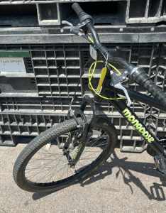 (1) Mongoose Mountain Bike 24&rdquo; (Black & Green)