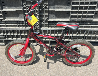 (1) Dynacraft Kids Mountain Bike 16&rdquo; (Red & Black)