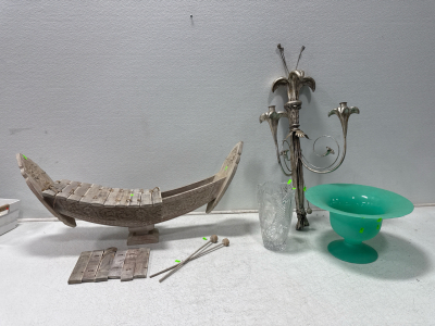Assorted Wall Decor And Home Decor