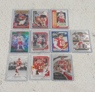 (10) Patrick Mahomes II Football Cards