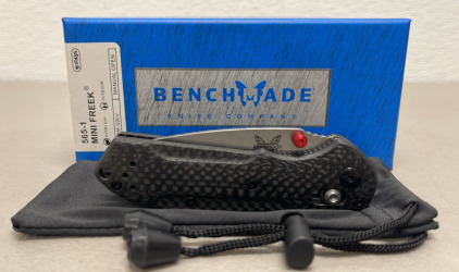 Benchmade Mini Freek 565-1 Folding Knife, CPM S90V Blade, Carbon Fiber Handle