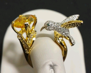 Large Synthetic Women's Zircon Ring w/ Hummingbird Opening Design