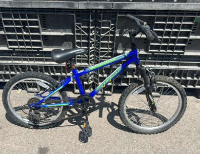 (1) Roadmaster Granite Peak Kids Bike (Blue, Green, & Yellow)