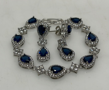 Elegant Jewelry Set with Pear-Shaped Blue Gemstones, Earrings & Bracelet
