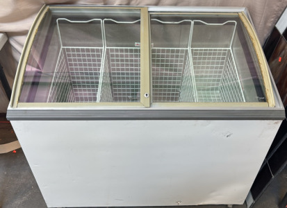 Caravell Commerical Display Freezer
