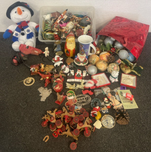 Vintage Christmas Decor &mdash; Small Christmas House Decor & Ornaments