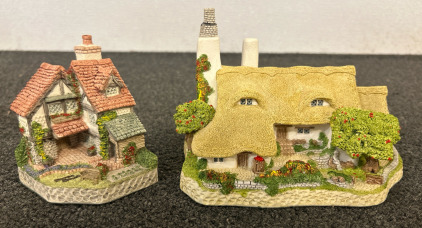 (2) Authentic David Winter Cottage From The Midlands Collection Collectibles